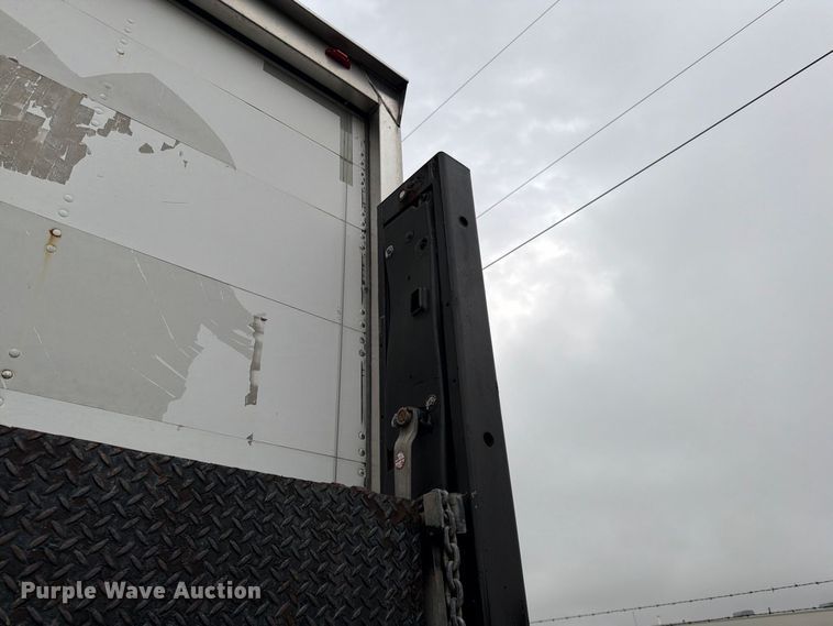 image for item FG0811 2015 Kenworth T370 box truck