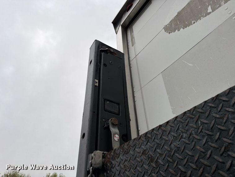 image for item FG0811 2015 Kenworth T370 box truck