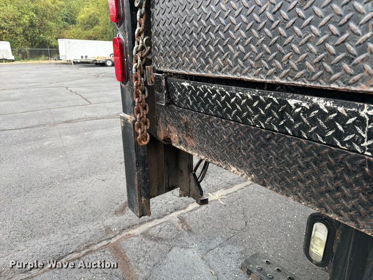 image for item FG0811 2015 Kenworth T370 box truck