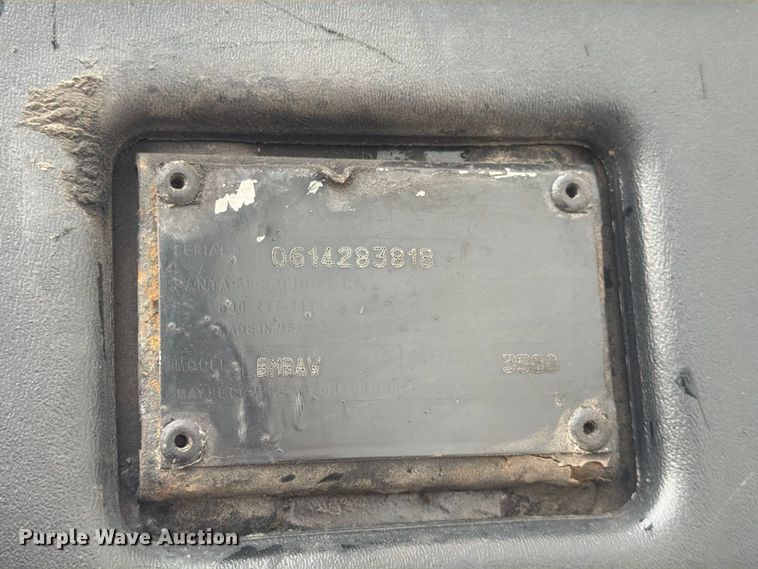 image for item FG0811 2015 Kenworth T370 box truck