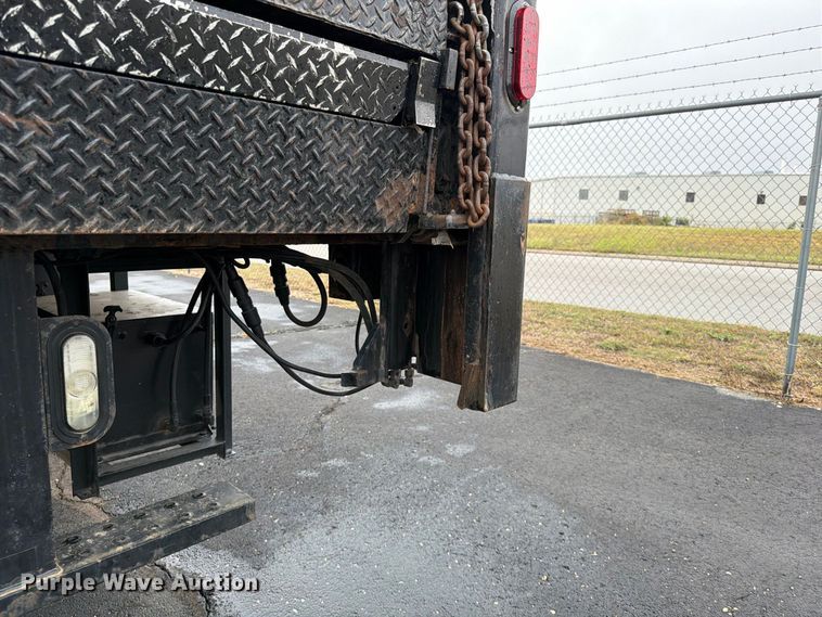 image for item FG0811 2015 Kenworth T370 box truck