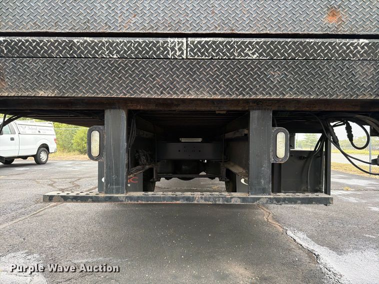 image for item FG0811 2015 Kenworth T370 box truck
