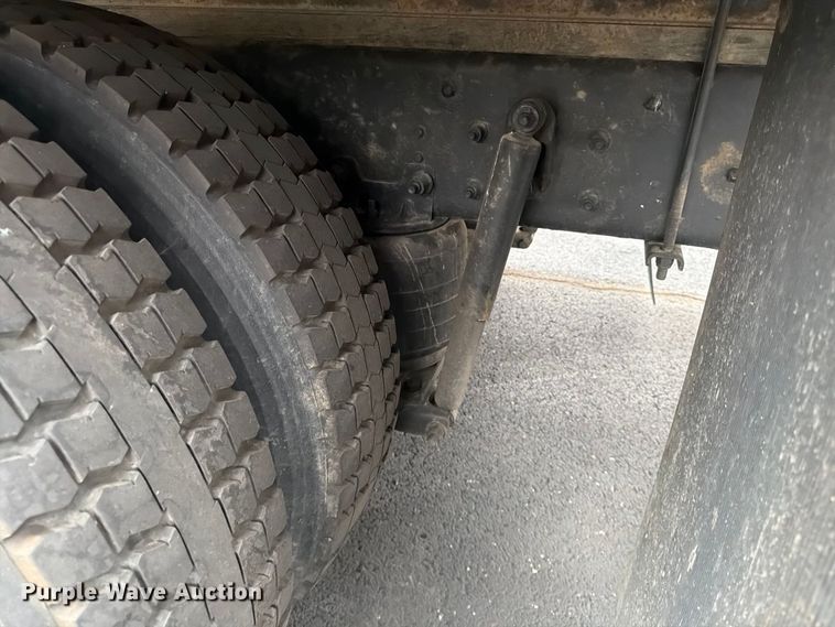 image for item FG0811 2015 Kenworth T370 box truck