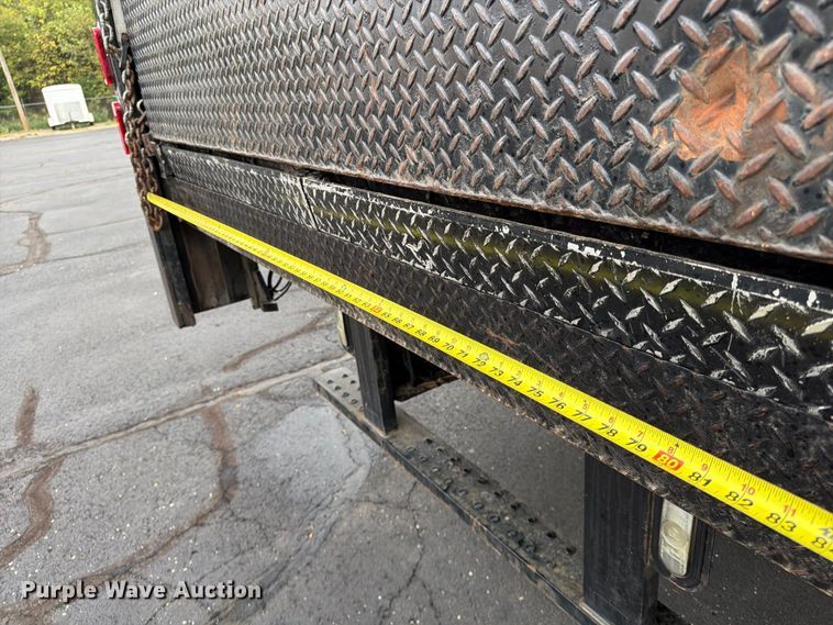 image for item FG0811 2015 Kenworth T370 box truck