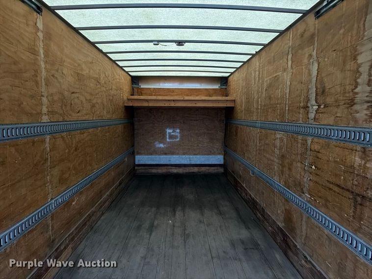 image for item FG0811 2015 Kenworth T370 box truck