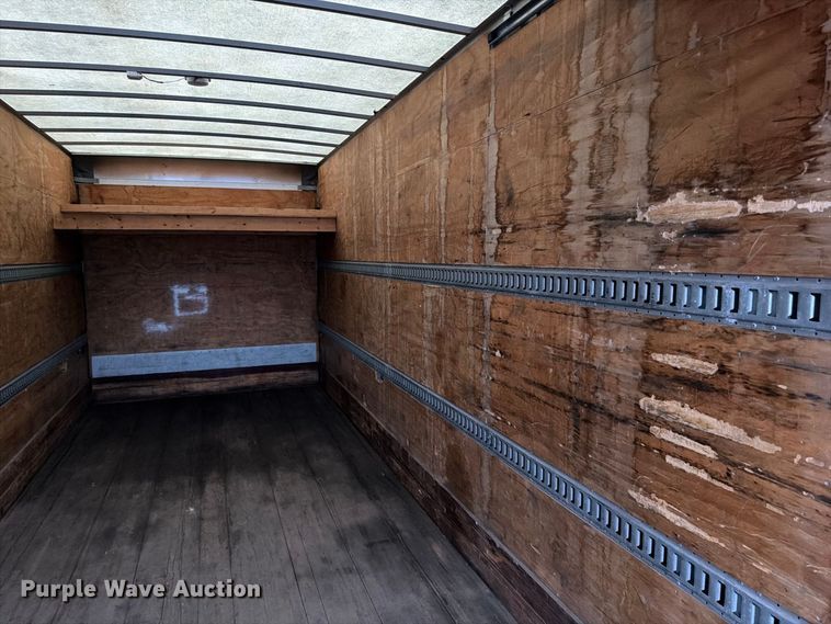 image for item FG0811 2015 Kenworth T370 box truck