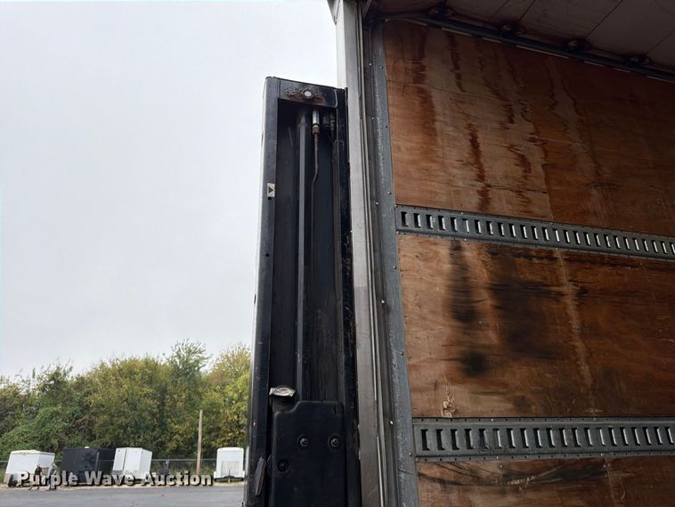 image for item FG0811 2015 Kenworth T370 box truck