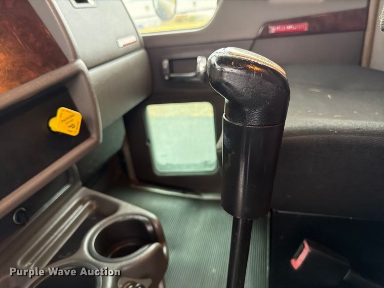 image for item FG0811 2015 Kenworth T370 box truck