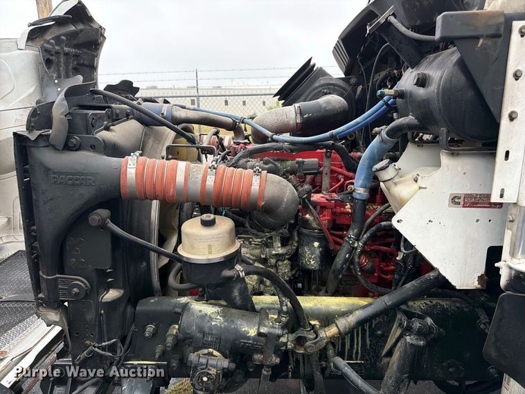 image for item FG0811 2015 Kenworth T370 box truck