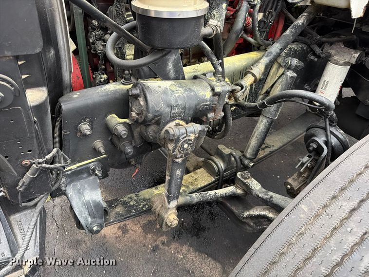 image for item FG0811 2015 Kenworth T370 box truck
