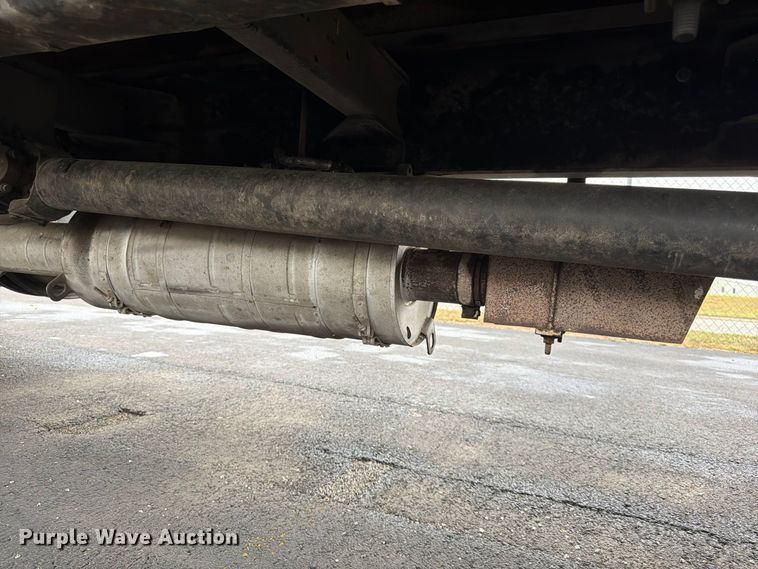 image for item FG0811 2015 Kenworth T370 box truck