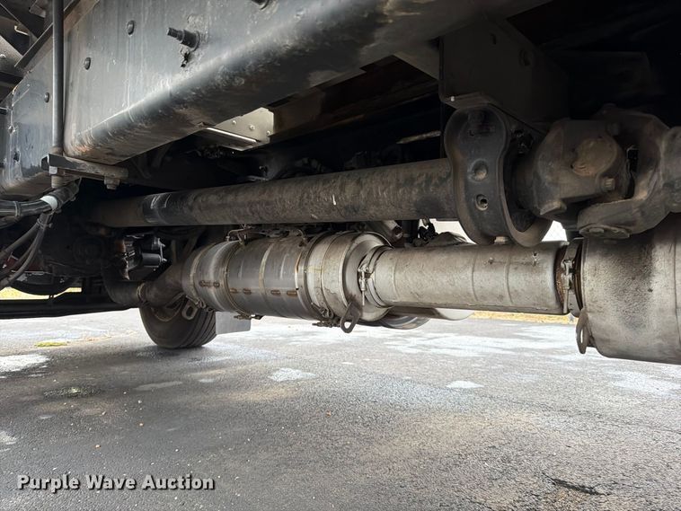 image for item FG0811 2015 Kenworth T370 box truck