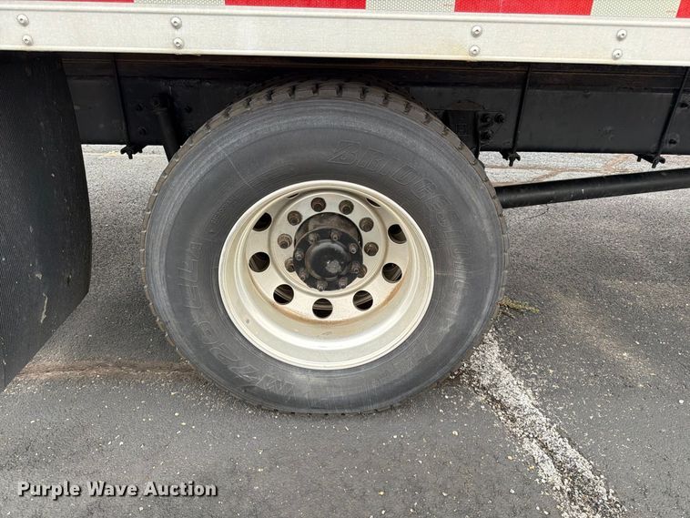 image for item FG0811 2015 Kenworth T370 box truck