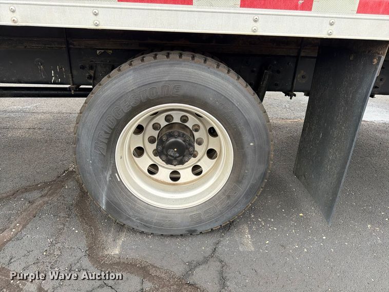 image for item FG0811 2015 Kenworth T370 box truck
