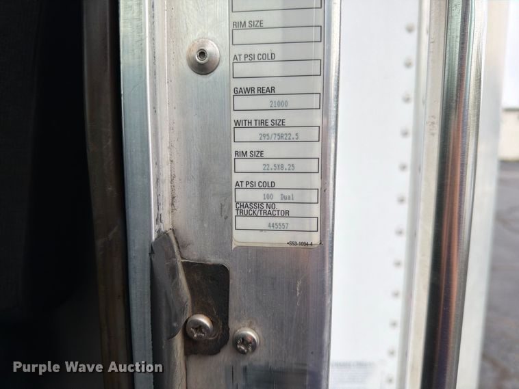 image for item FG0811 2015 Kenworth T370 box truck