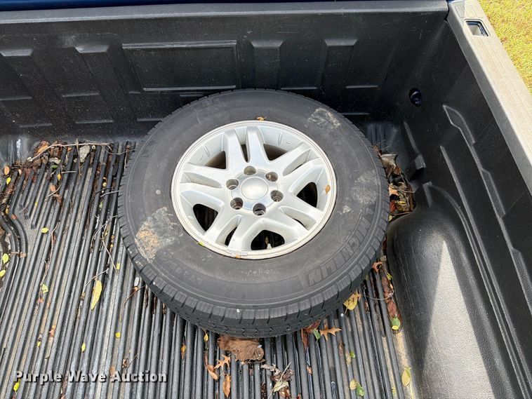 image for item FG0815 2006 Toyota Tundra Ext. Cab pickup truck