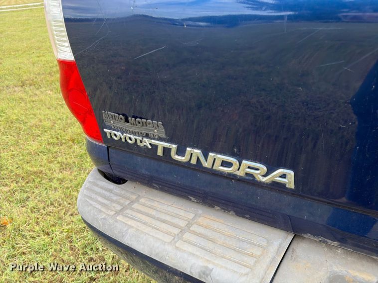 image for item FG0815 2006 Toyota Tundra Ext. Cab pickup truck