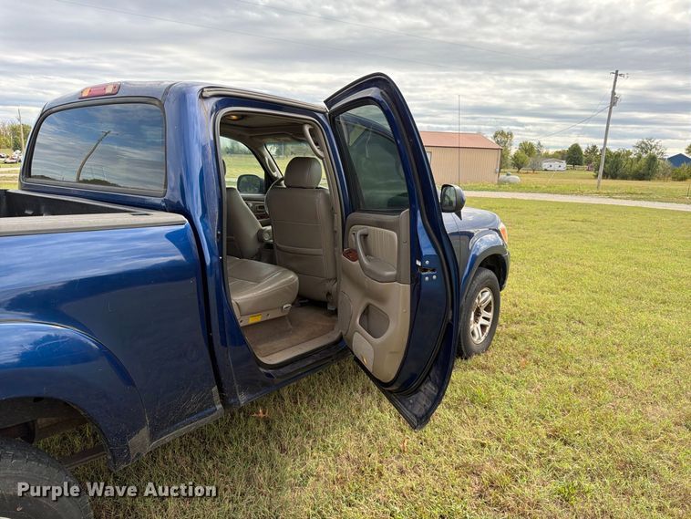 image for item FG0815 2006 Toyota Tundra Ext. Cab pickup truck