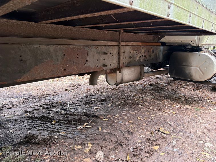 image for item FG0816 2002 International 4400 box truck