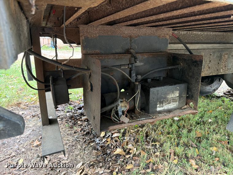 image for item FG0816 2002 International 4400 box truck