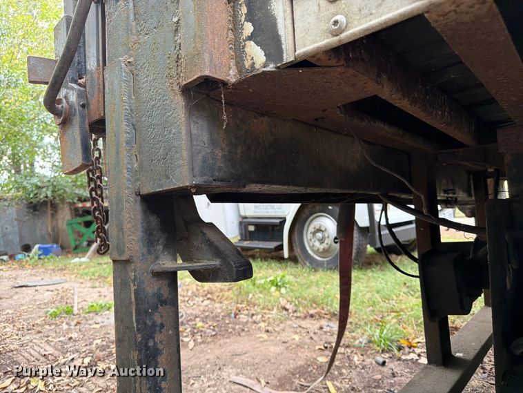 image for item FG0816 2002 International 4400 box truck