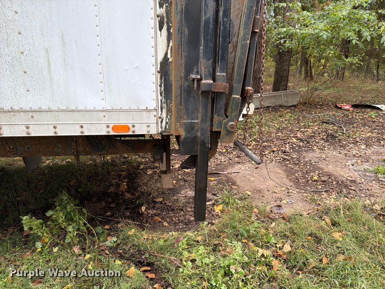 image for item FG0816 2002 International 4400 box truck