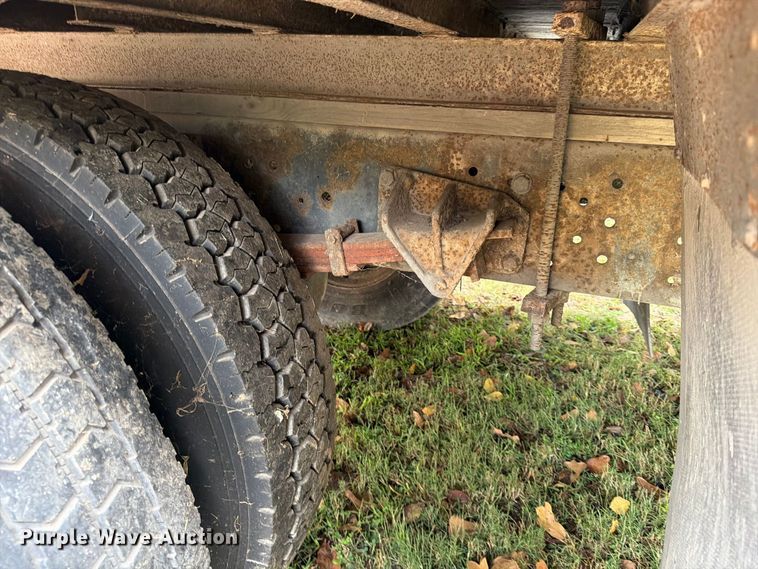 image for item FG0816 2002 International 4400 box truck