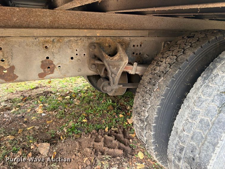 image for item FG0816 2002 International 4400 box truck