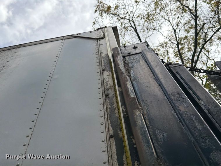 image for item FG0816 2002 International 4400 box truck