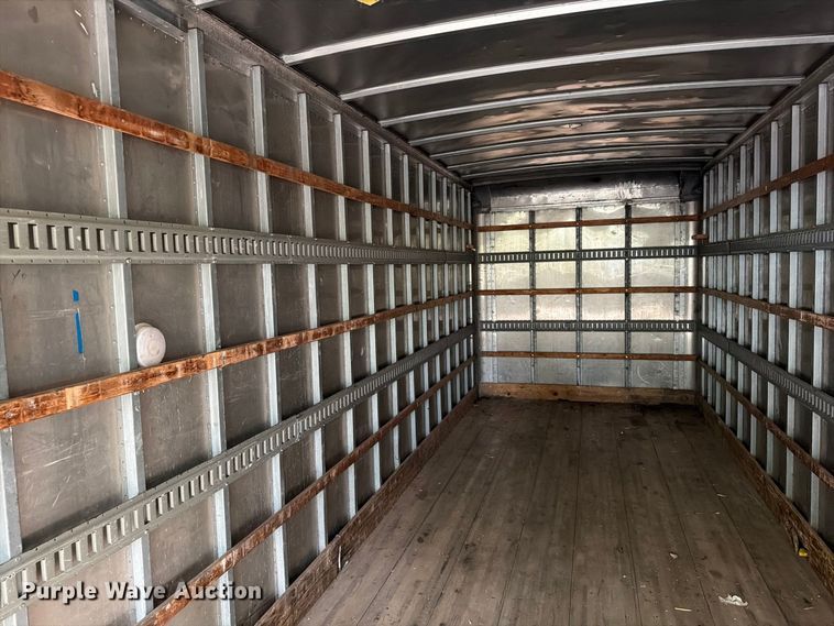 image for item FG0816 2002 International 4400 box truck