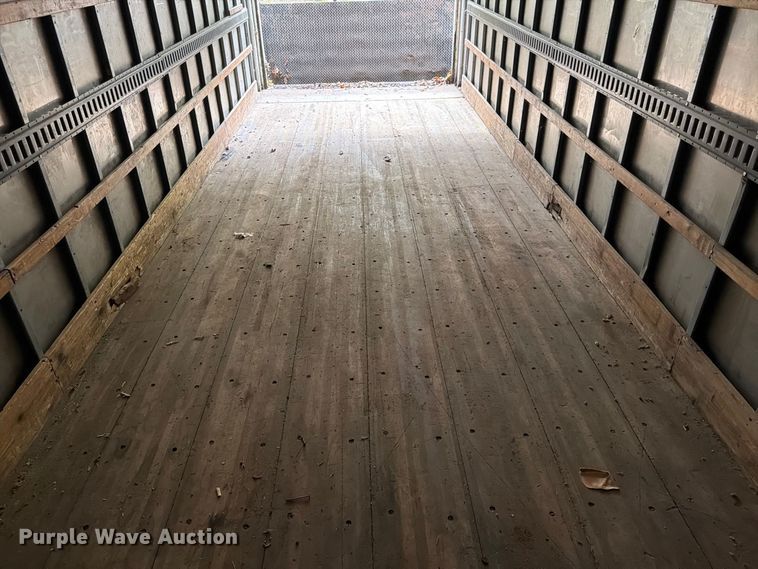 image for item FG0816 2002 International 4400 box truck