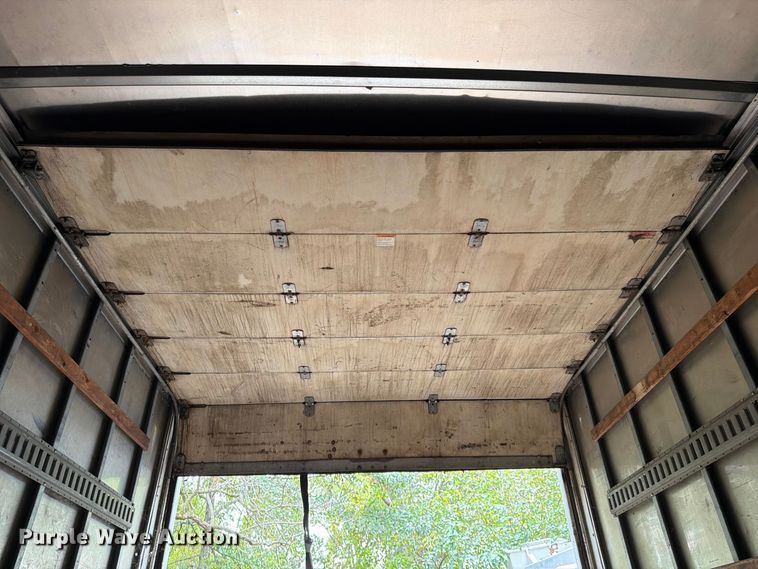 image for item FG0816 2002 International 4400 box truck