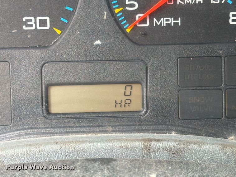 image for item FG0816 2002 International 4400 box truck