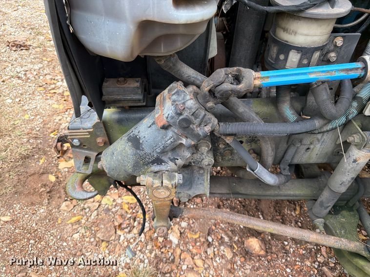 image for item FG0816 2002 International 4400 box truck
