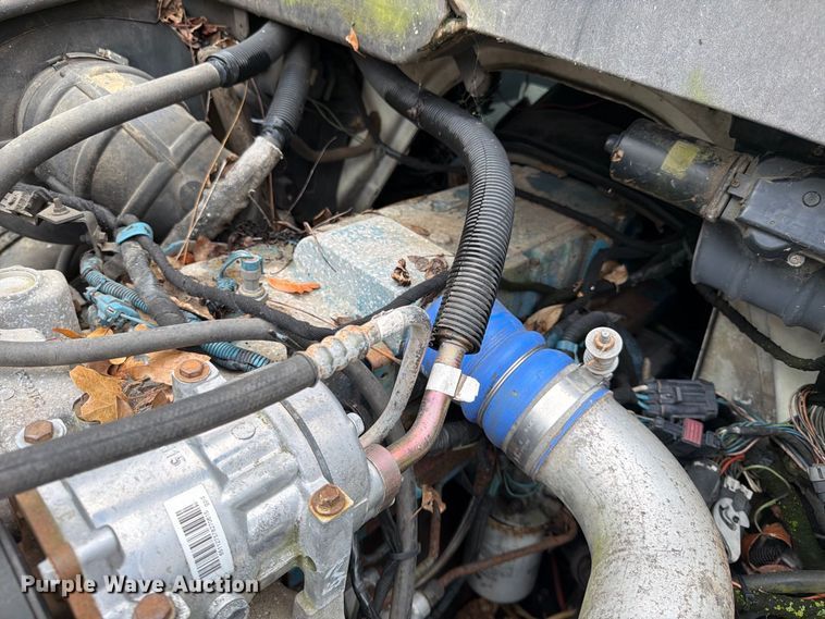 image for item FG0816 2002 International 4400 box truck