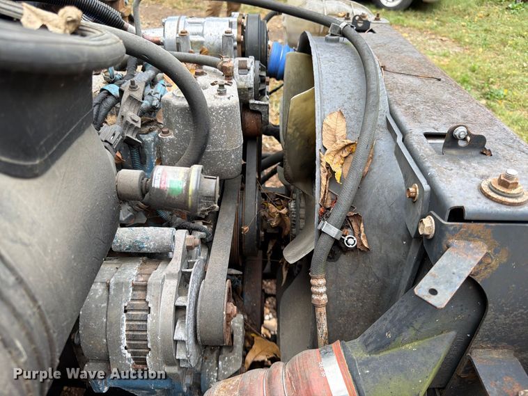 image for item FG0816 2002 International 4400 box truck
