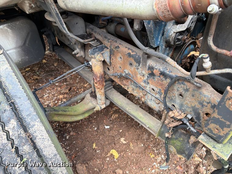 image for item FG0816 2002 International 4400 box truck
