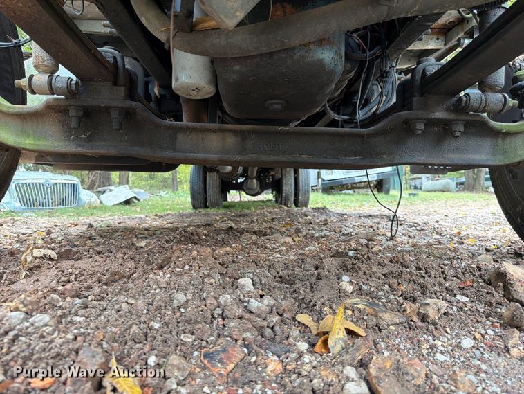 image for item FG0816 2002 International 4400 box truck