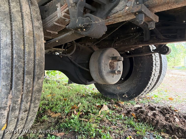 image for item FG0816 2002 International 4400 box truck