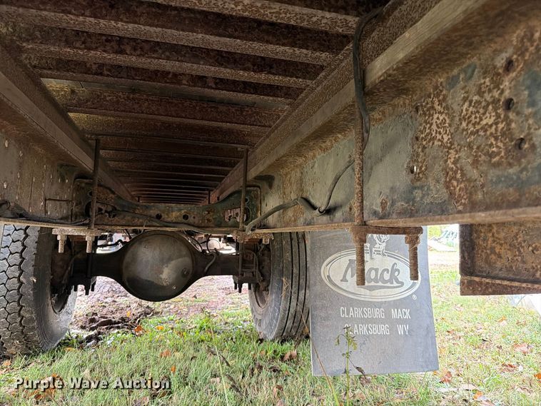 image for item FG0816 2002 International 4400 box truck