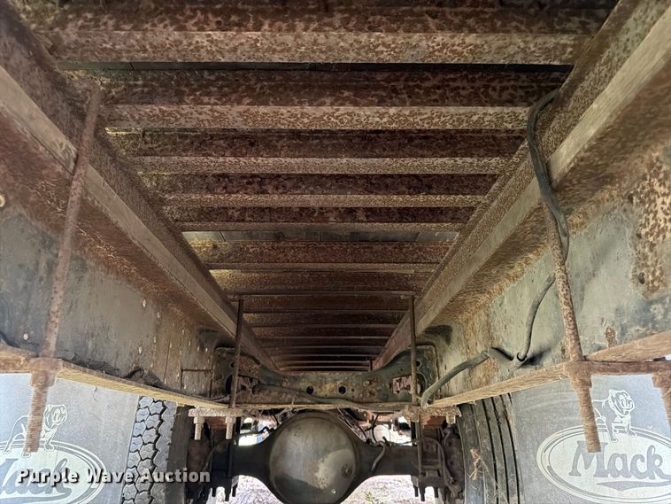 image for item FG0816 2002 International 4400 box truck