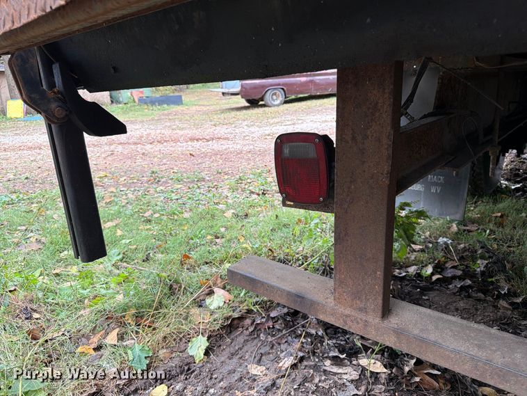 image for item FG0816 2002 International 4400 box truck