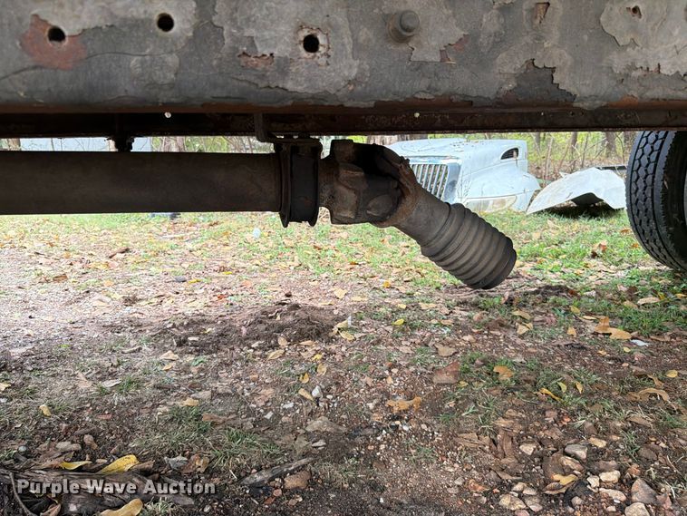 image for item FG0816 2002 International 4400 box truck