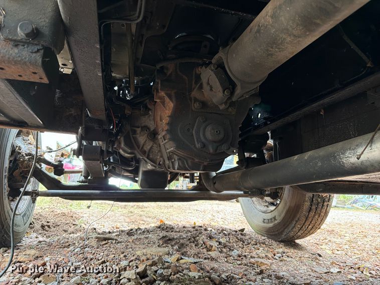 image for item FG0816 2002 International 4400 box truck