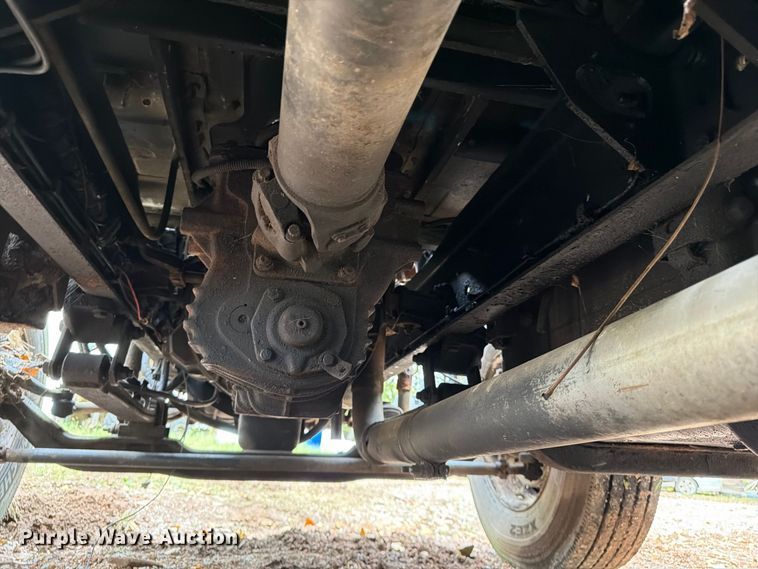 image for item FG0816 2002 International 4400 box truck