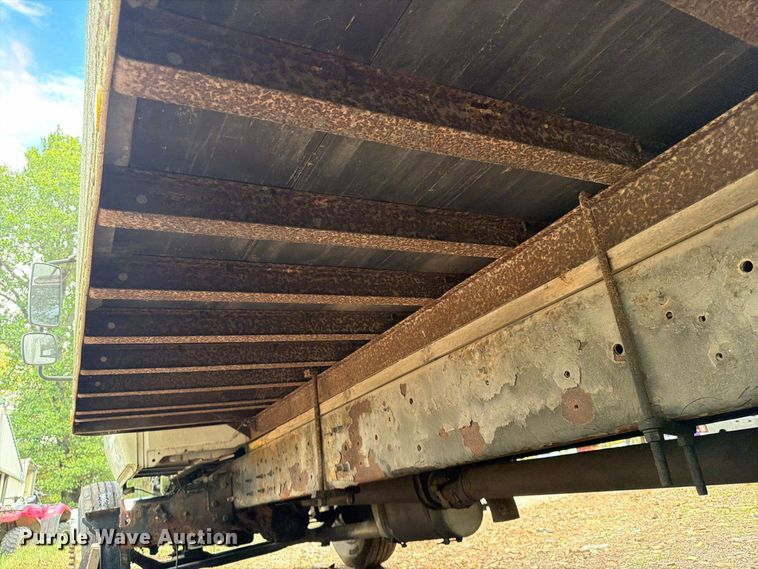 image for item FG0816 2002 International 4400 box truck