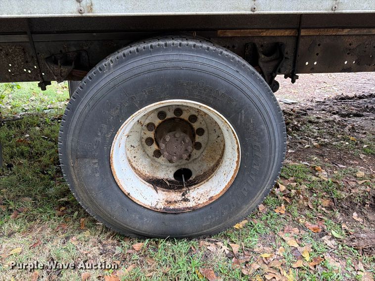 image for item FG0816 2002 International 4400 box truck