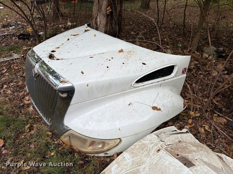 image for item FG0816 2002 International 4400 box truck