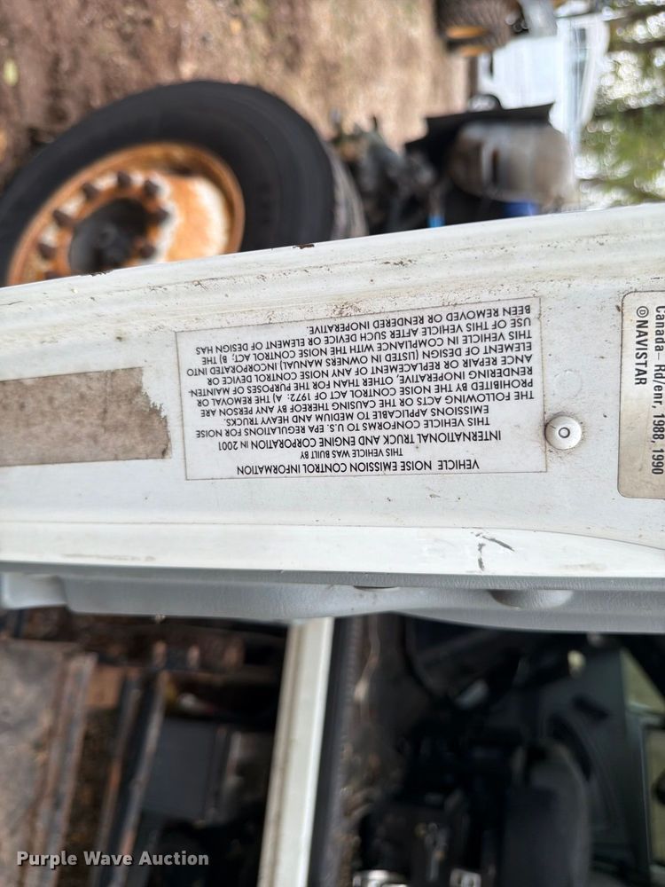 image for item FG0816 2002 International 4400 box truck