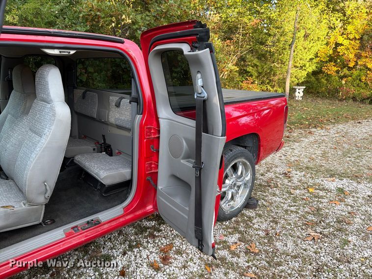 image for item FG0817 2008 Chevrolet Colorado LS pickup truck